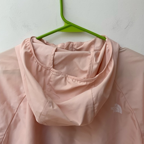 The North Face Windbreaker - Picture 10 of 11